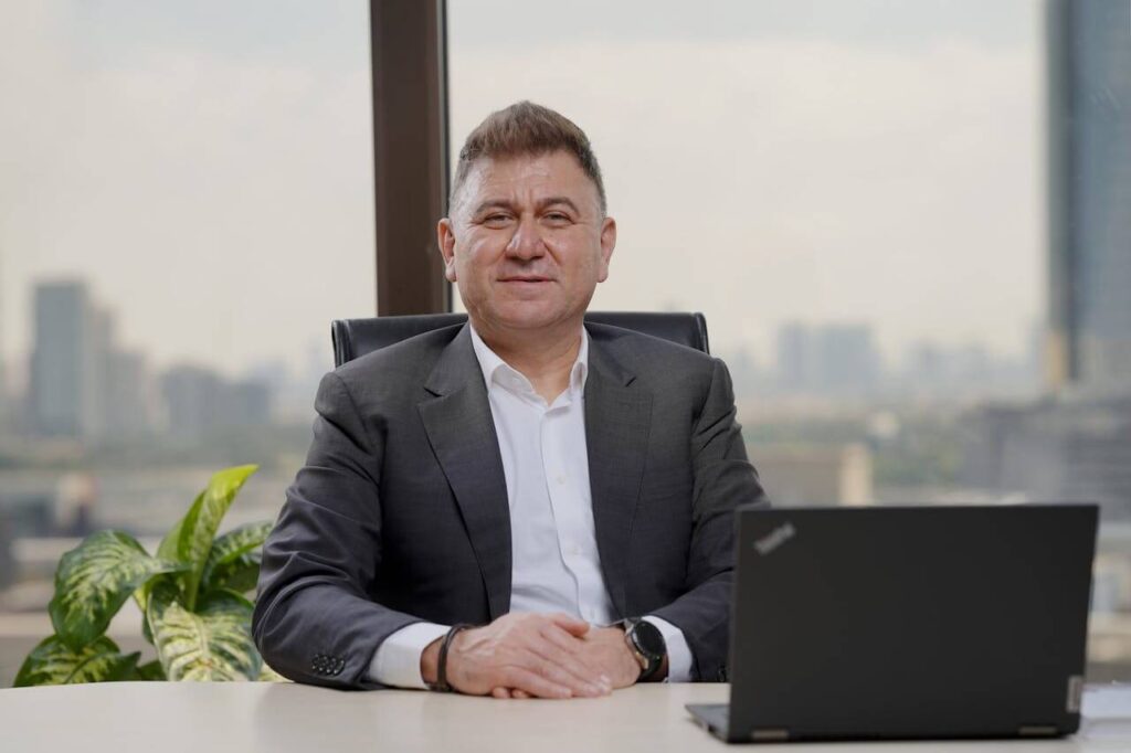 Executive Headhunting by Industry: Background Alignment and Recruiter Filters